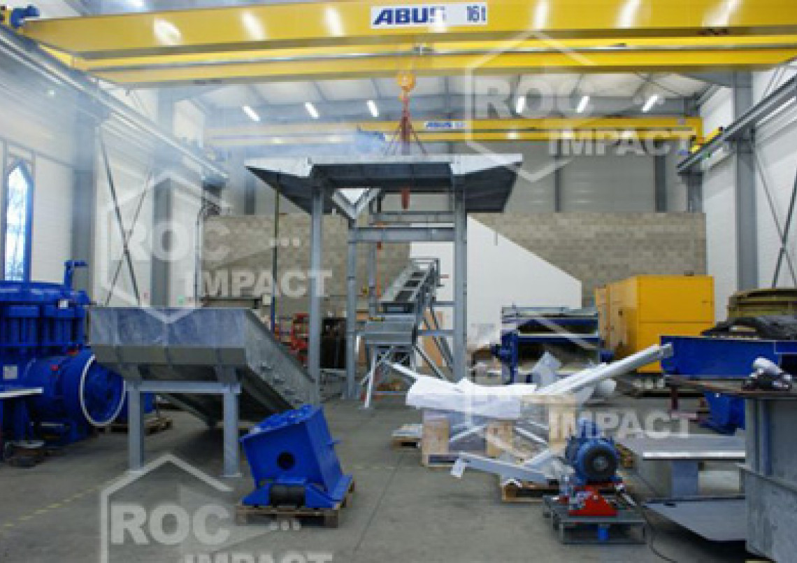 Installation with conveyor screening in France (Loire)